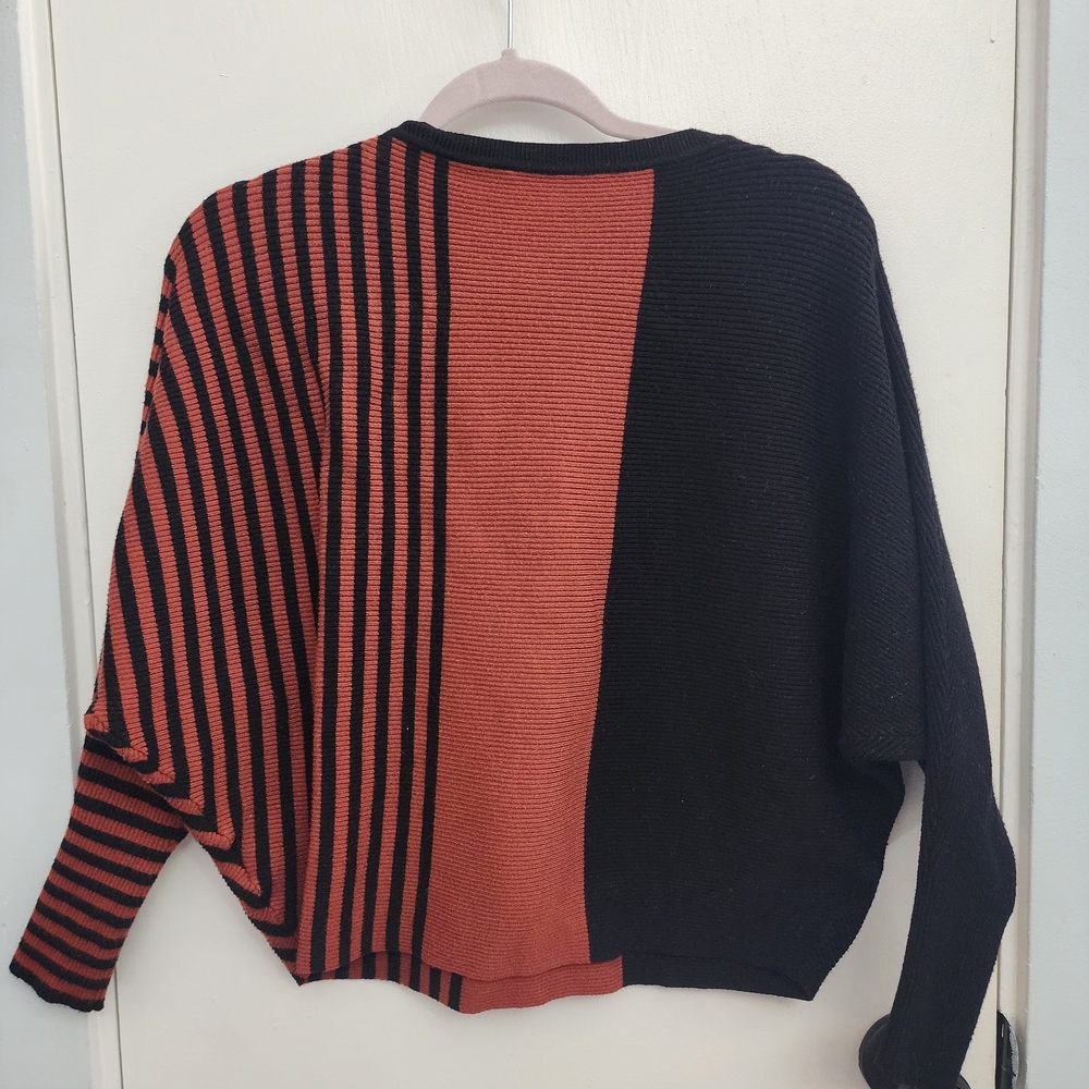 Philosophy Black and Brown Crew Neck Sweater with Modern Design - Picture 5 of 12